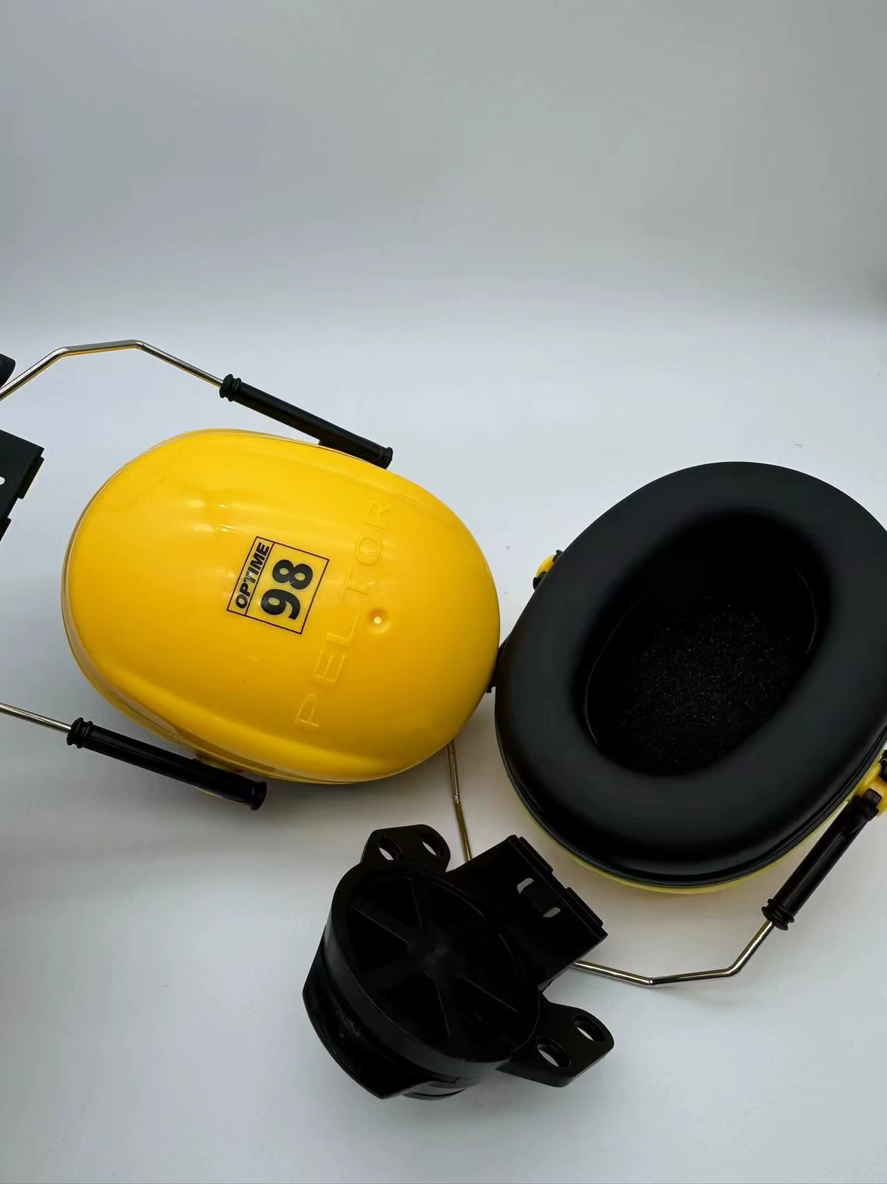 3M peltor earmuff over the head ,Helmet mounted