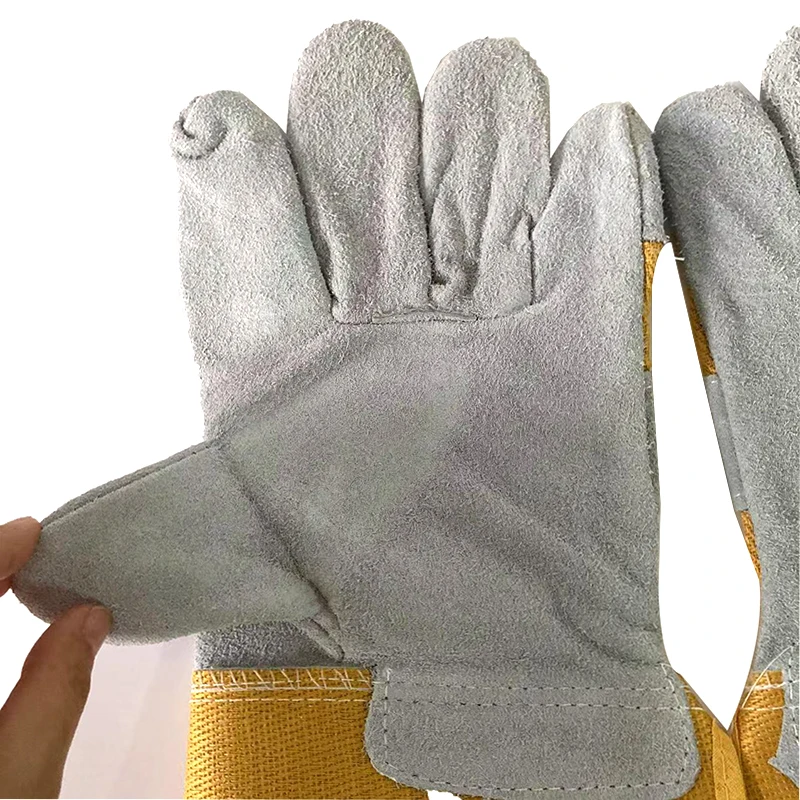 Leather rigger gloves.